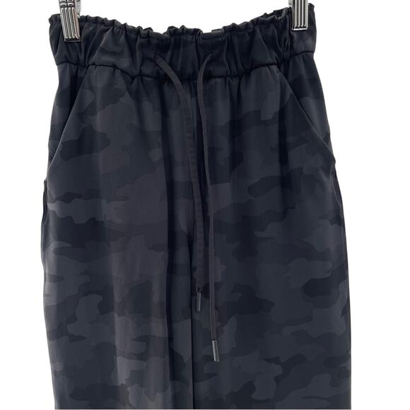 Lululemon Keep Moving Pant 7/8 High-Rise Streetwear Camo Sporty Gym Comfy Size 0 - Picture 4 of 15